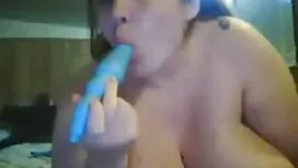 Người phụ nữ trẻ hỏi ...