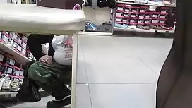 Hút một con điếm vì  ...
