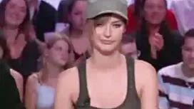Kathy Sheridan với m ...