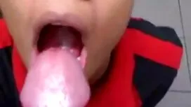 Busty Babe toying cô ...